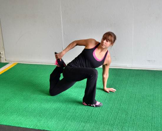 half-kneeling-tfl-stretch