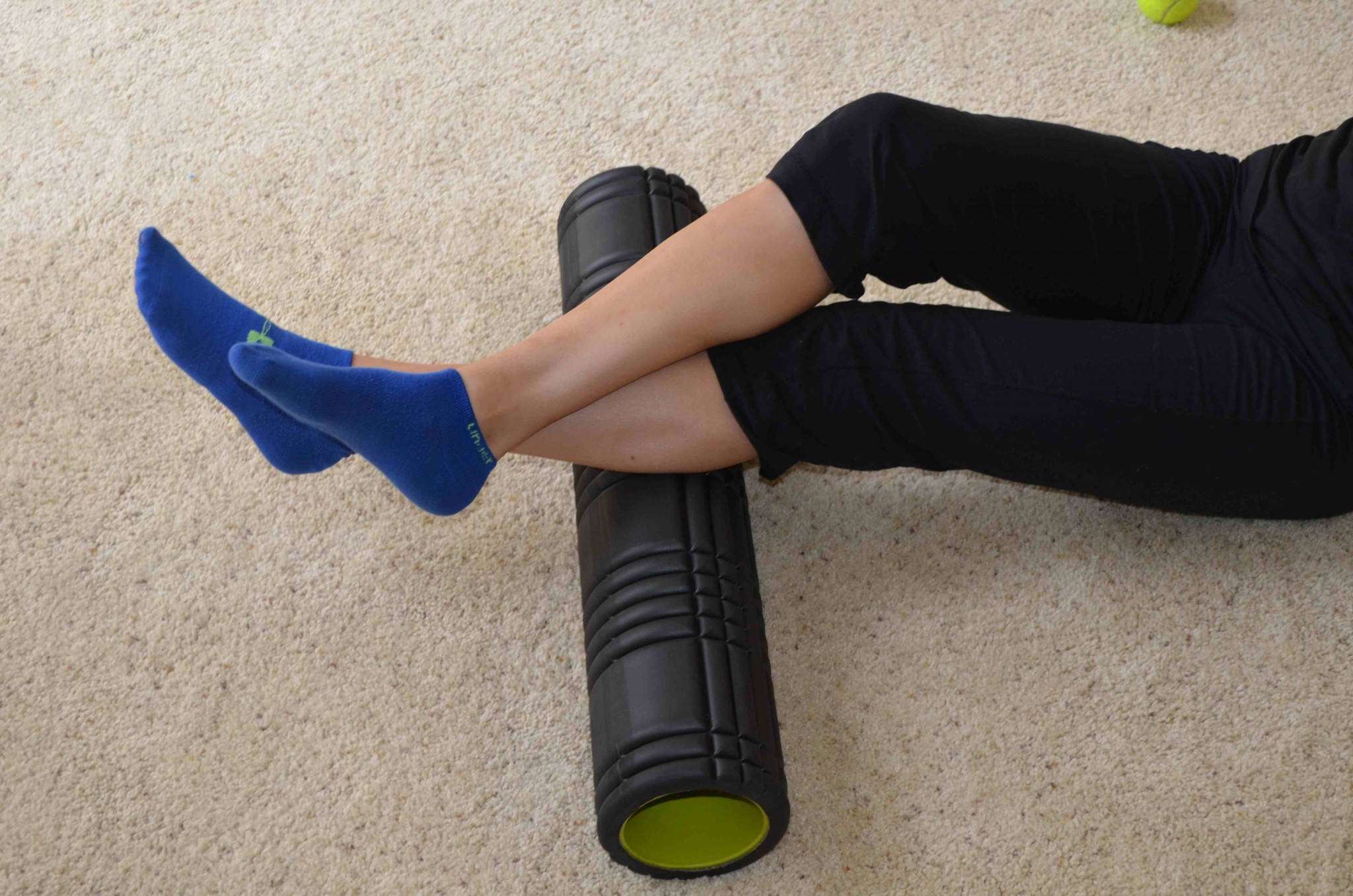 10 Foam Rolling Moves For Anyone With A Desk Job Redefining Strength